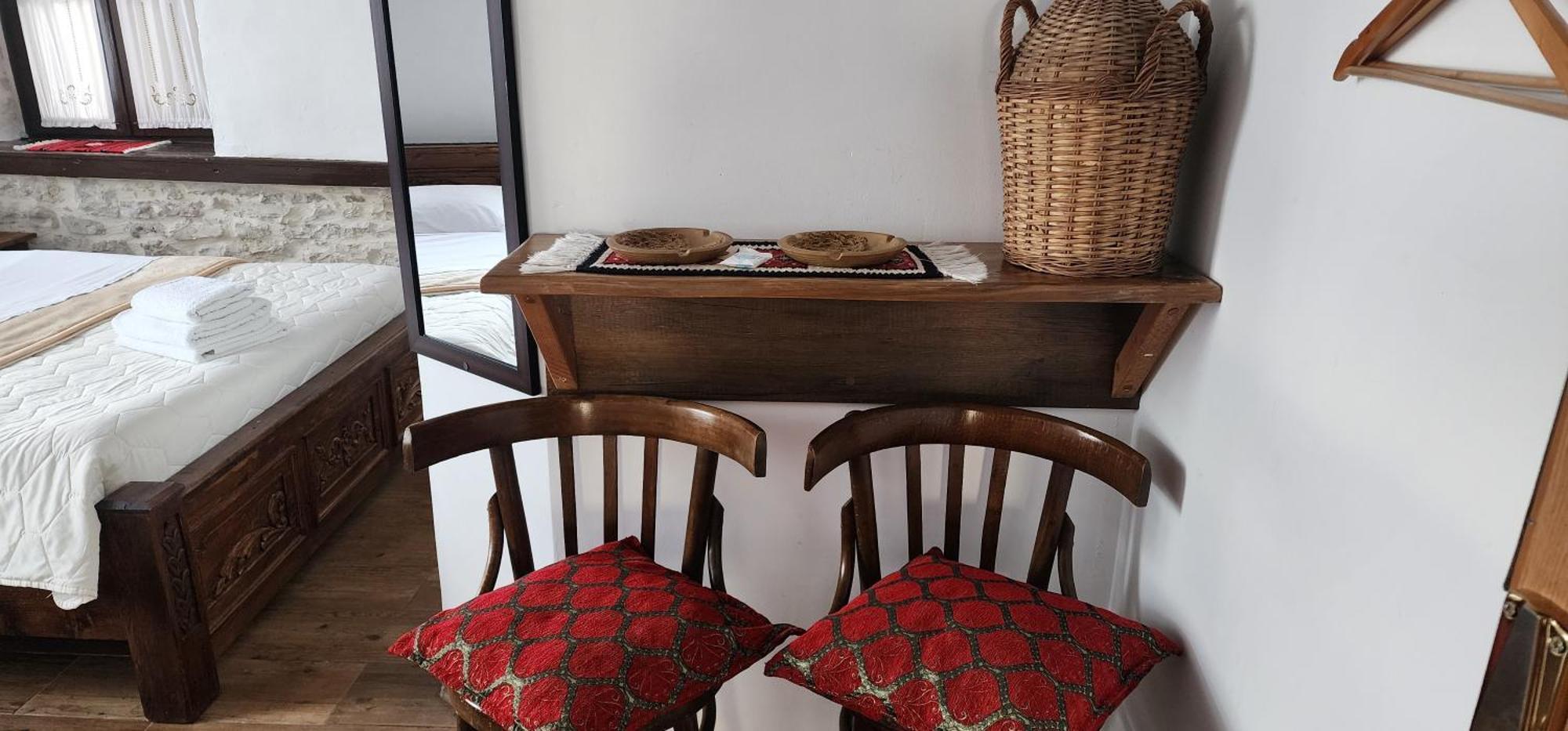 Silver Hill Guesthouse Gjirokaster Phòng bức ảnh