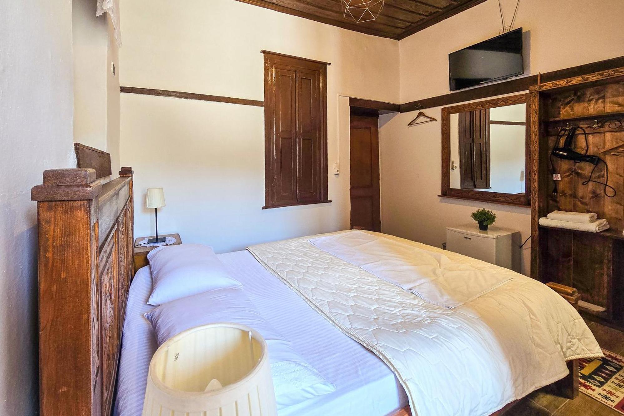 Silver Hill Guesthouse Gjirokaster Ngoại thất bức ảnh