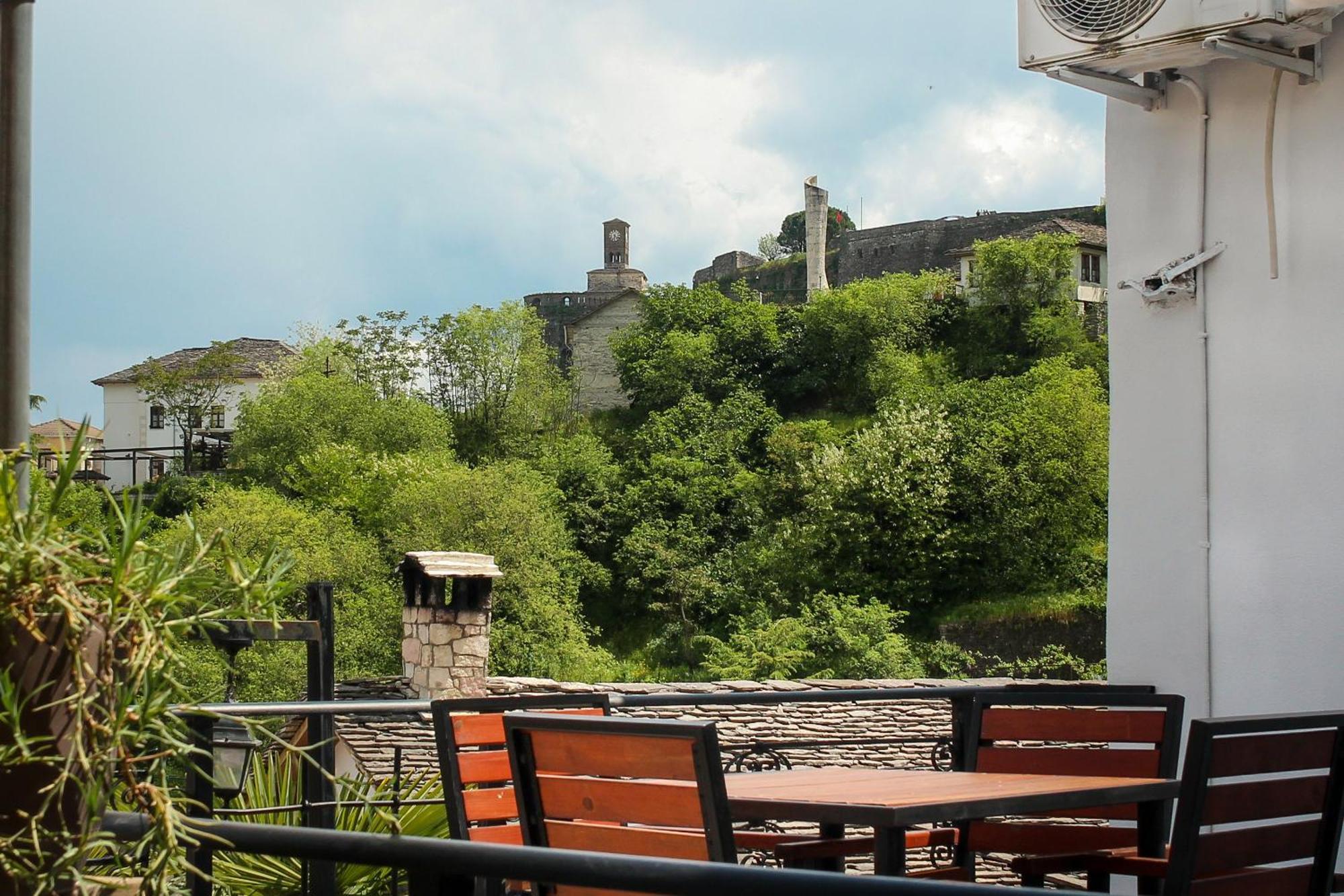 Silver Hill Guesthouse Gjirokaster Ngoại thất bức ảnh